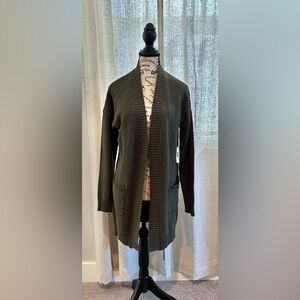 Max Studio Women's Size L Large,  Olive Green Open Front, Mid Length.